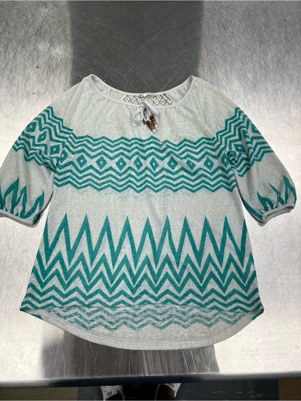 Jolt White Tunic with Teal Geometric Print Women’s M